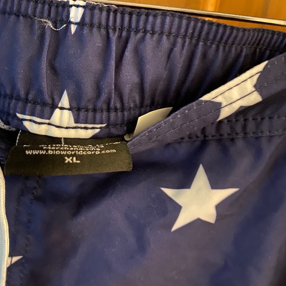 Men’s swimming trunks NWT - Picture 3 of 4